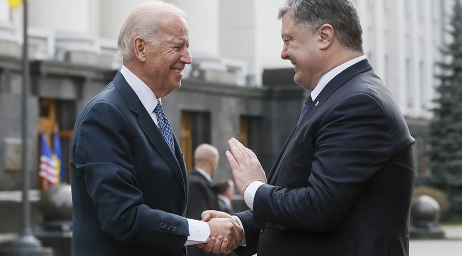 Oekraïense en Amerikaanse politici en oligarchen doen goede zaken met financiële hulpfondsen