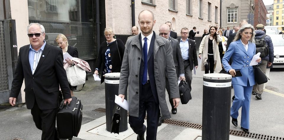 Ministers splitsen zich af van Ware Finnen