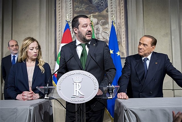 Berlusconi stapt opzij om coalitie Vijf Sterren en Lega mogelijk te maken