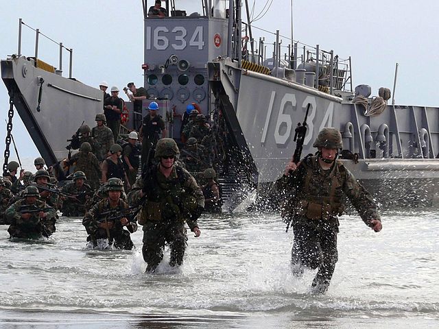 Amerika dreigt met invasie Den Haag – Kabinet “verontrust”